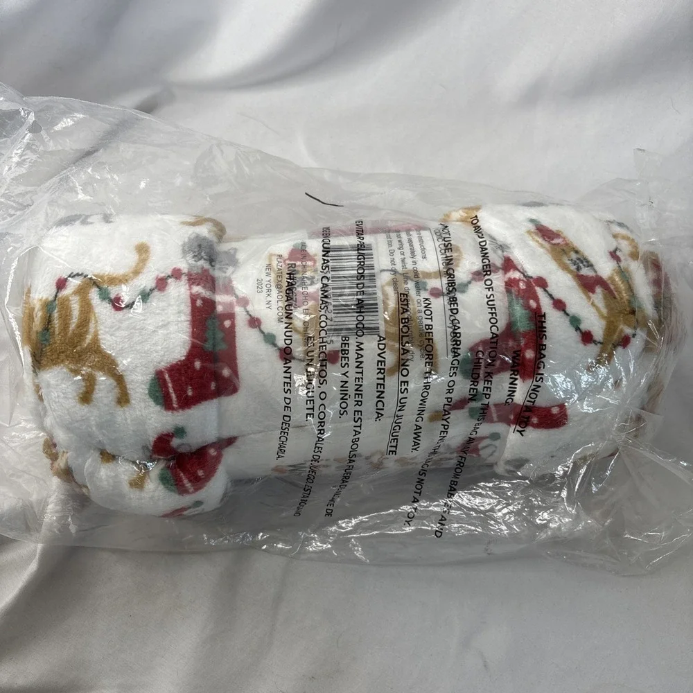 Plush Christmas Throw White Christmas Cat Stocking Blanket White OS NEW‎